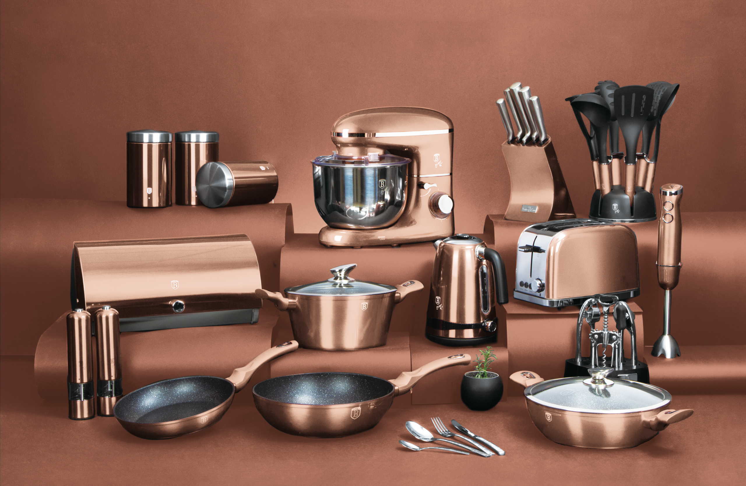 BerlingerHaus Metallic Line Rose Gold Edition teljes termékcsalád minden azonos színű konyhai eszközzel
