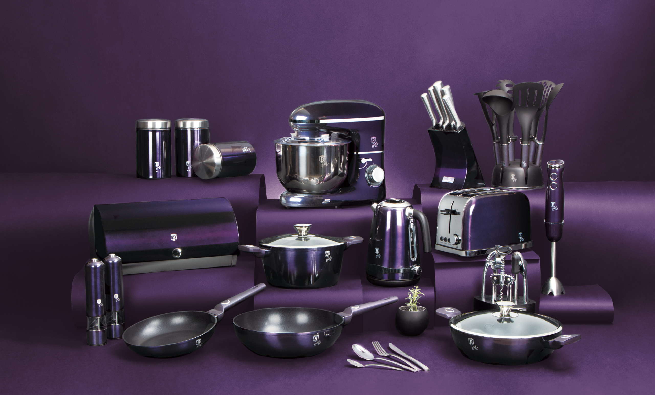 BerlingerHaus Purple Eclipse Collection teljes termékcsalád minden azonos színű konyhai eszközzel